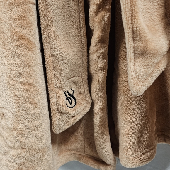 Victoria's Secret Cozy Tan Robe - Picture 4 of 4